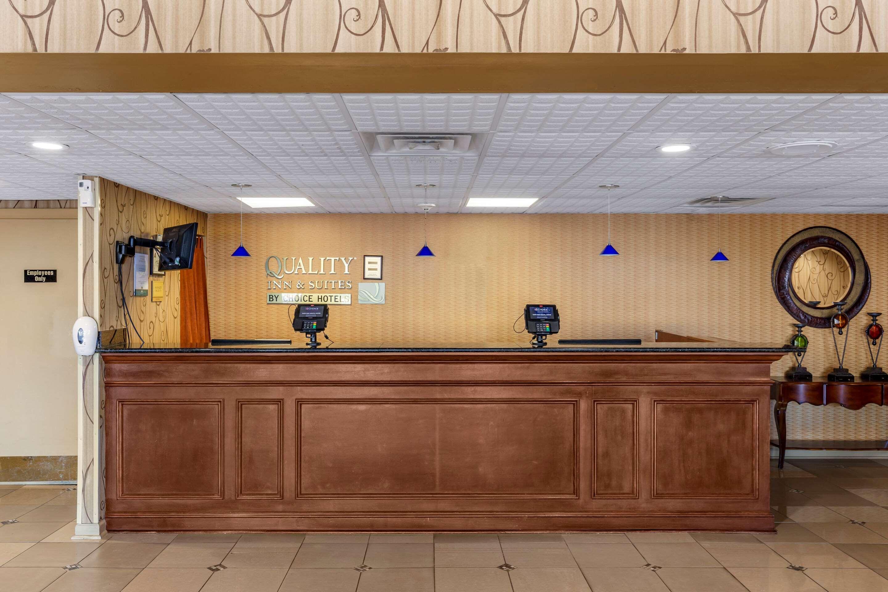 Quality Inn & Suites - Greensboro-High Point Exterior photo